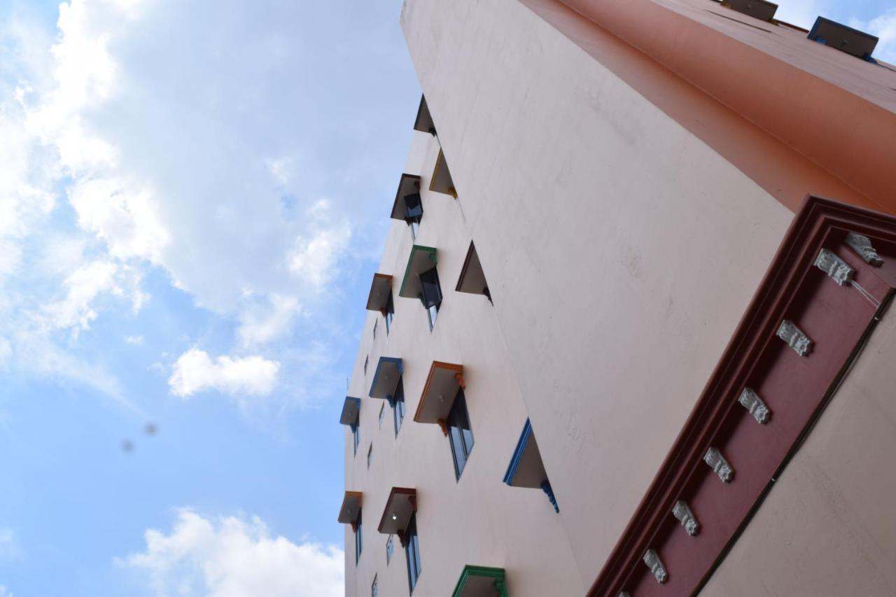 Hotel Sriwijaya 99 Palembang Ngoại thất bức ảnh